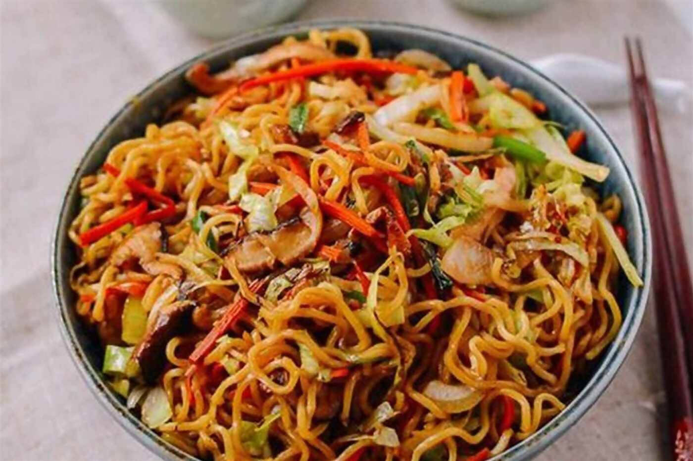 Schezwan Chicken Fried Noodles-ItsBen LifeStyle