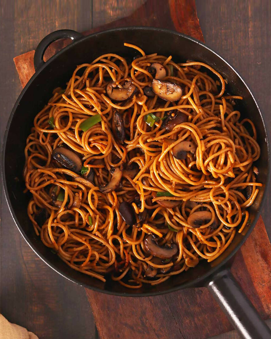 Mushroom schezwan noodles-ItsBen LifeStyle