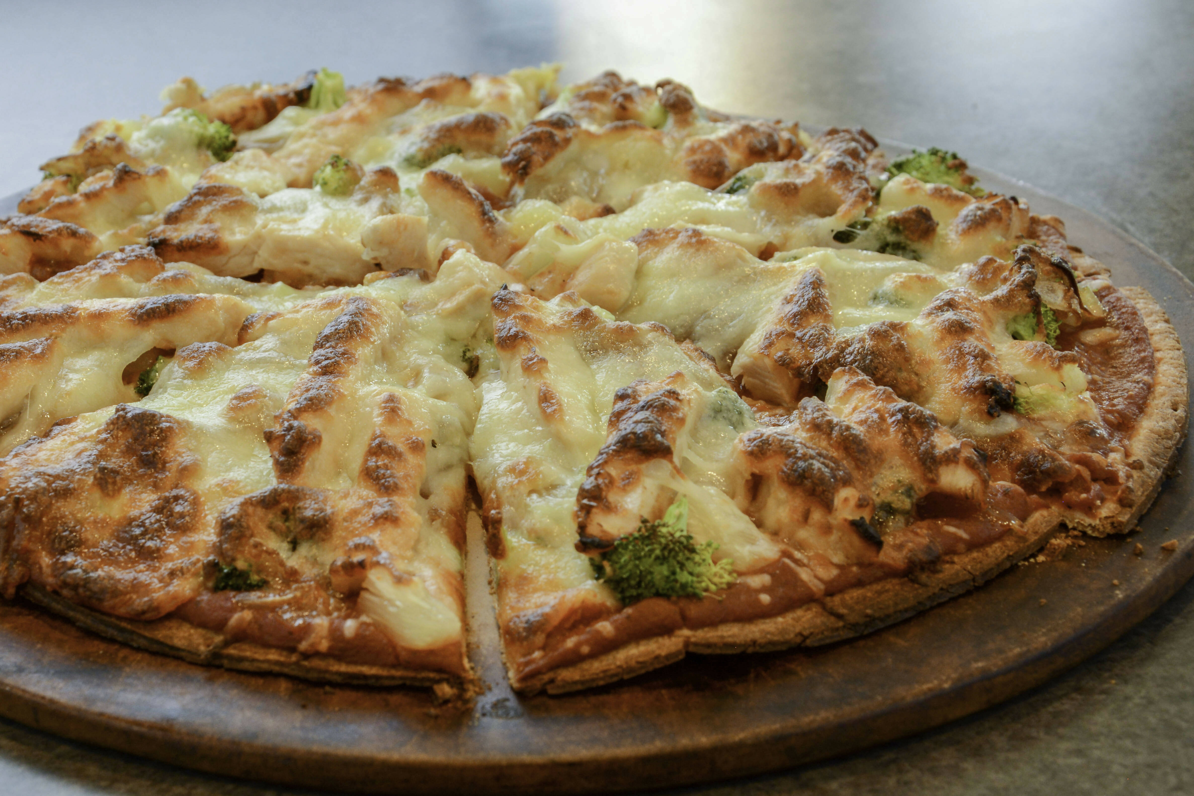 Medium Hawaiian Chicken Pizza-ItsBen LifeStyle